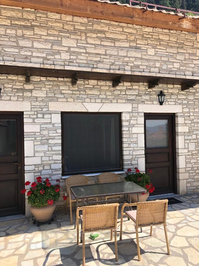 Willows Lodge Карпенисион Экстерьер фото